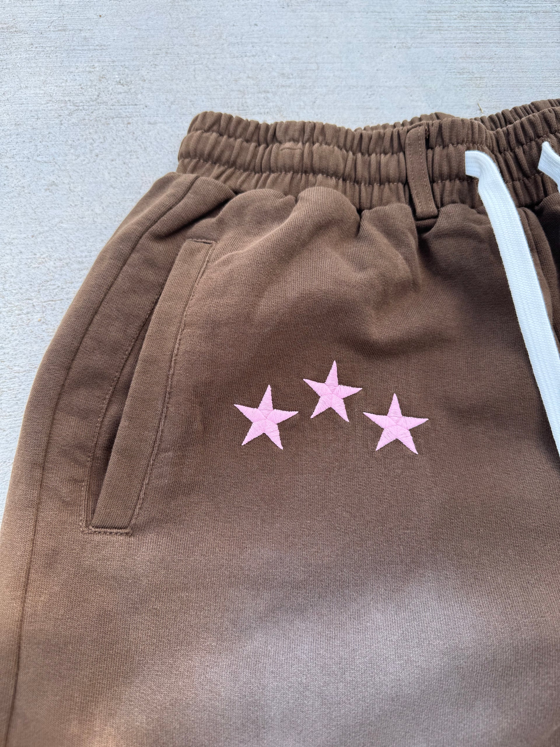 Samedi, Pantalon à l'envers